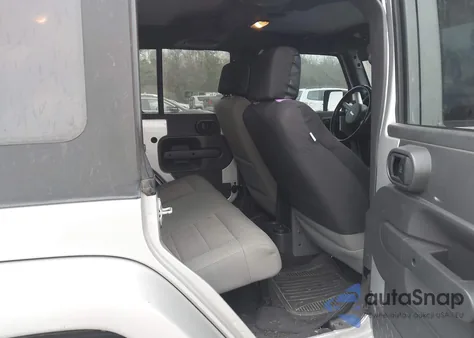 2009 Jeep Wrangler Unlimited Sahara from USA, damaged, VIN 1J4GA591X9L759880